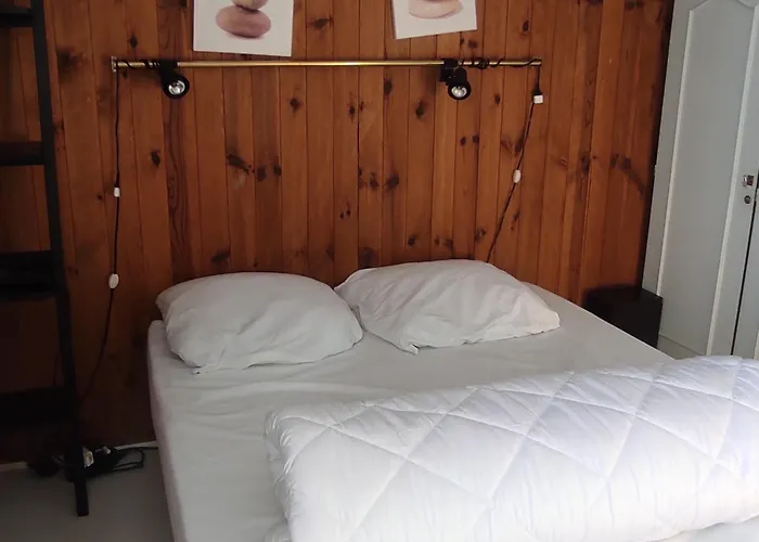 Skis Aux Pieds, F2+cabine Au 20ème étage - Fr-1-814-25